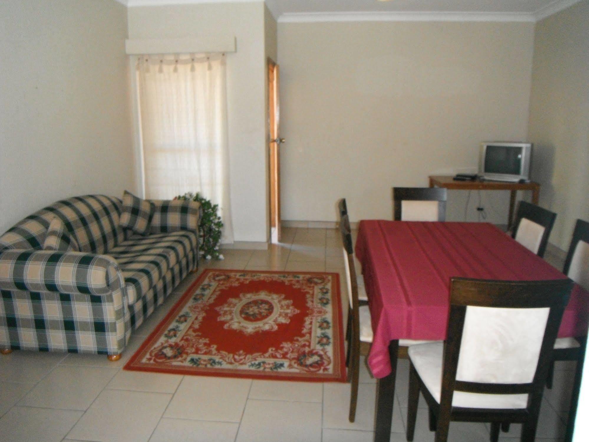 Coomacountry Club Motor Inn 외부 사진