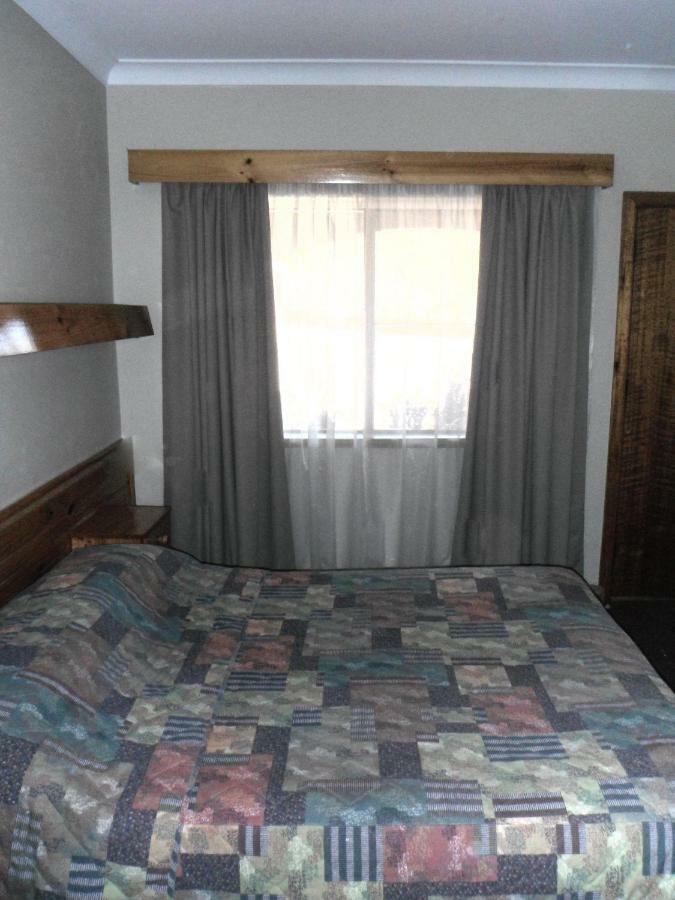 Coomacountry Club Motor Inn 외부 사진